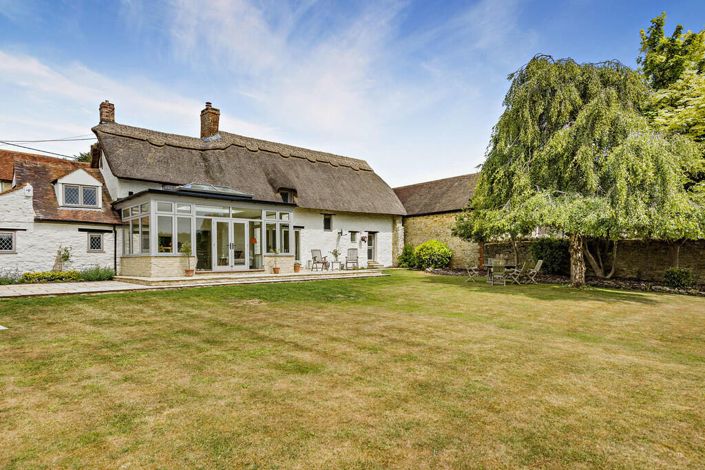 8649775-exterior1...