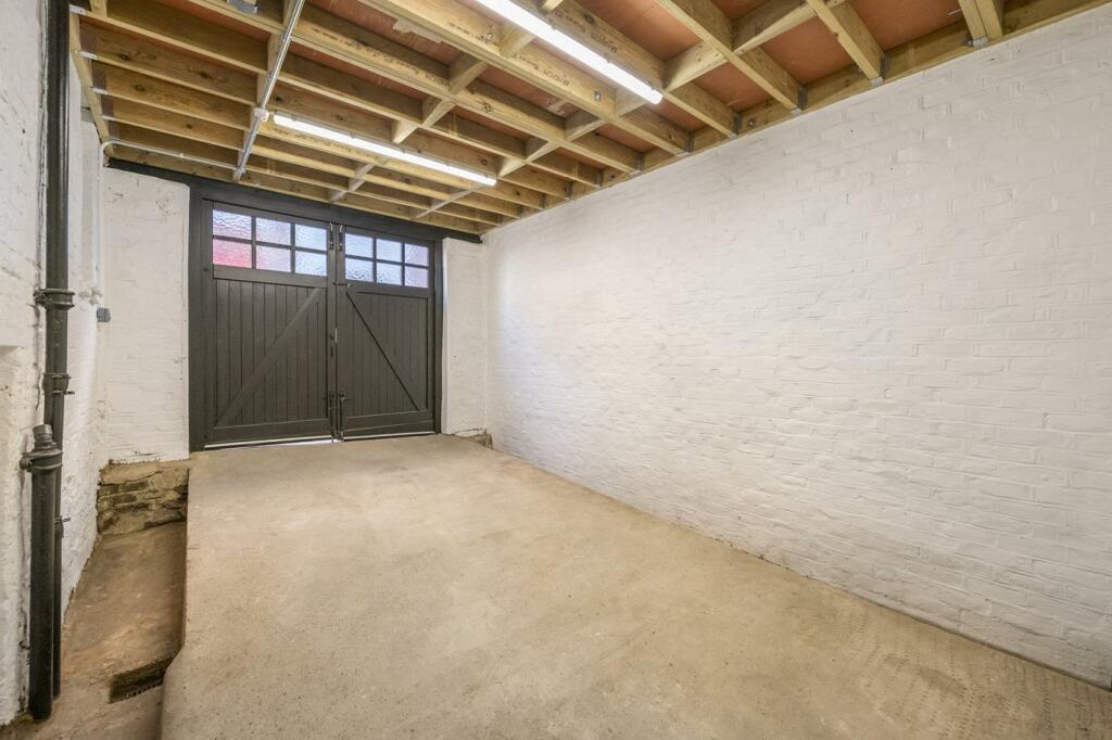 garage.jpg