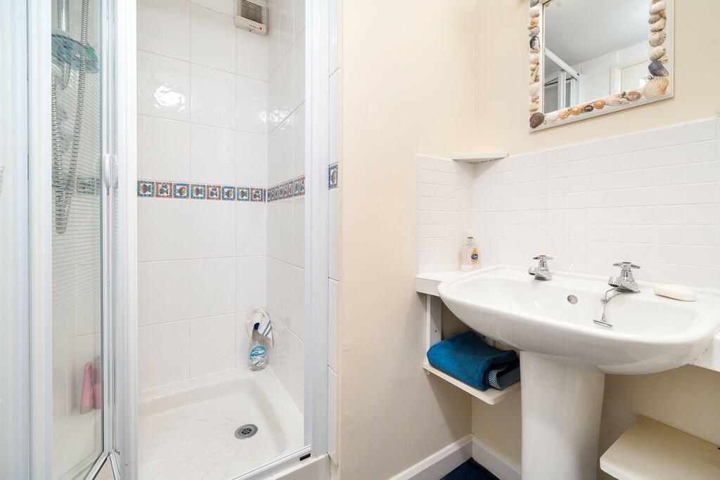 Ensuite Shower Ro...