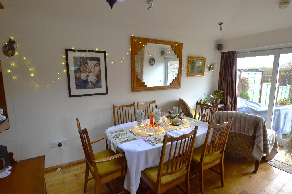 Extended Dining