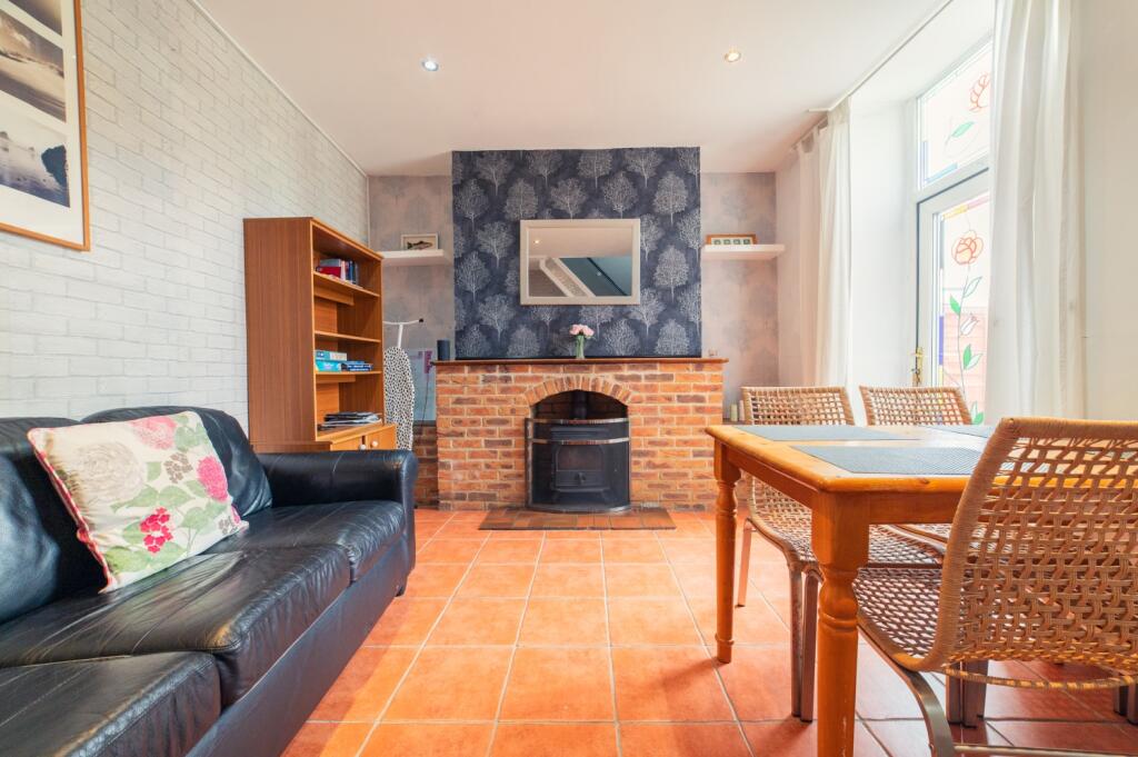 Call 02920 454555 to secure your viewing_3