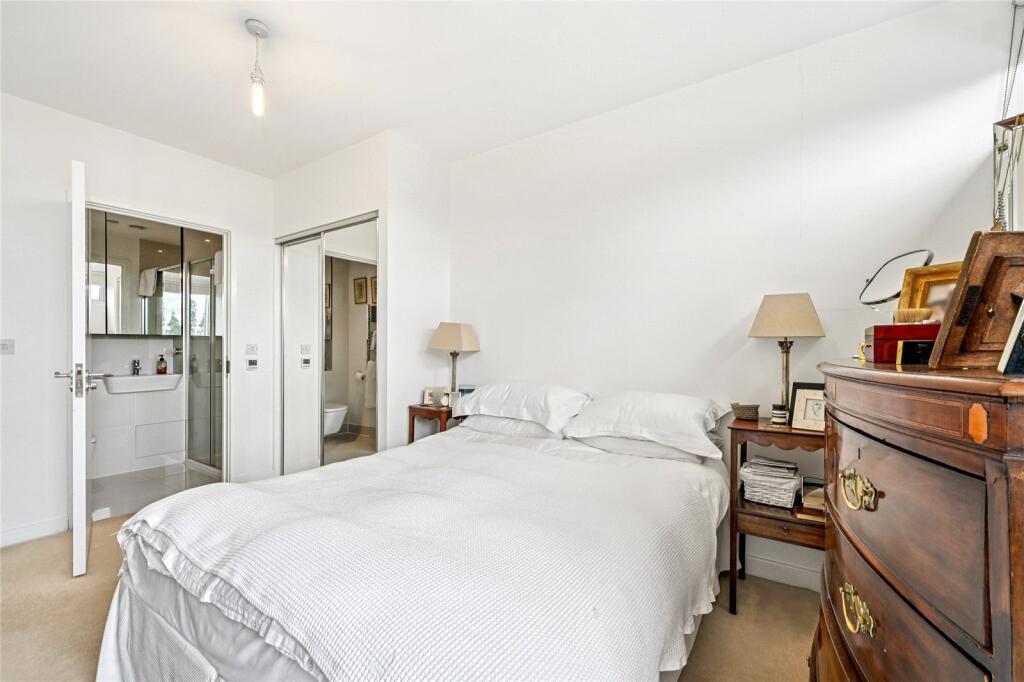 Principal bedroom