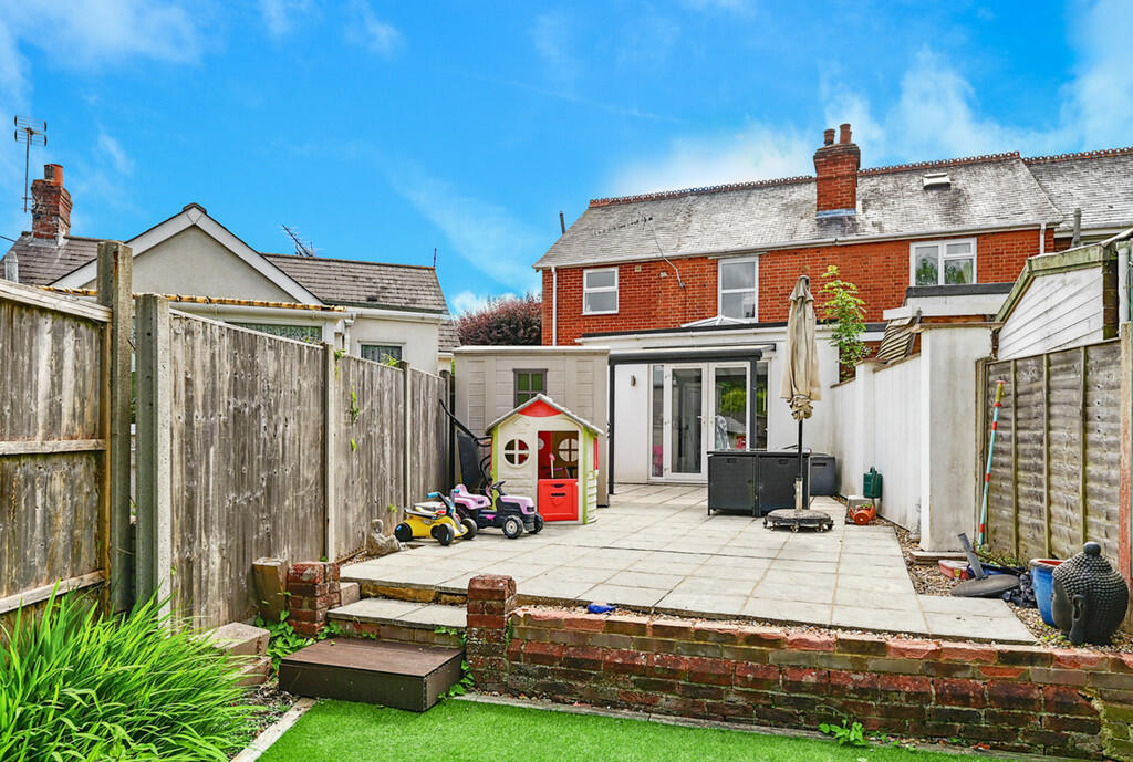 4 The Crescent (1...