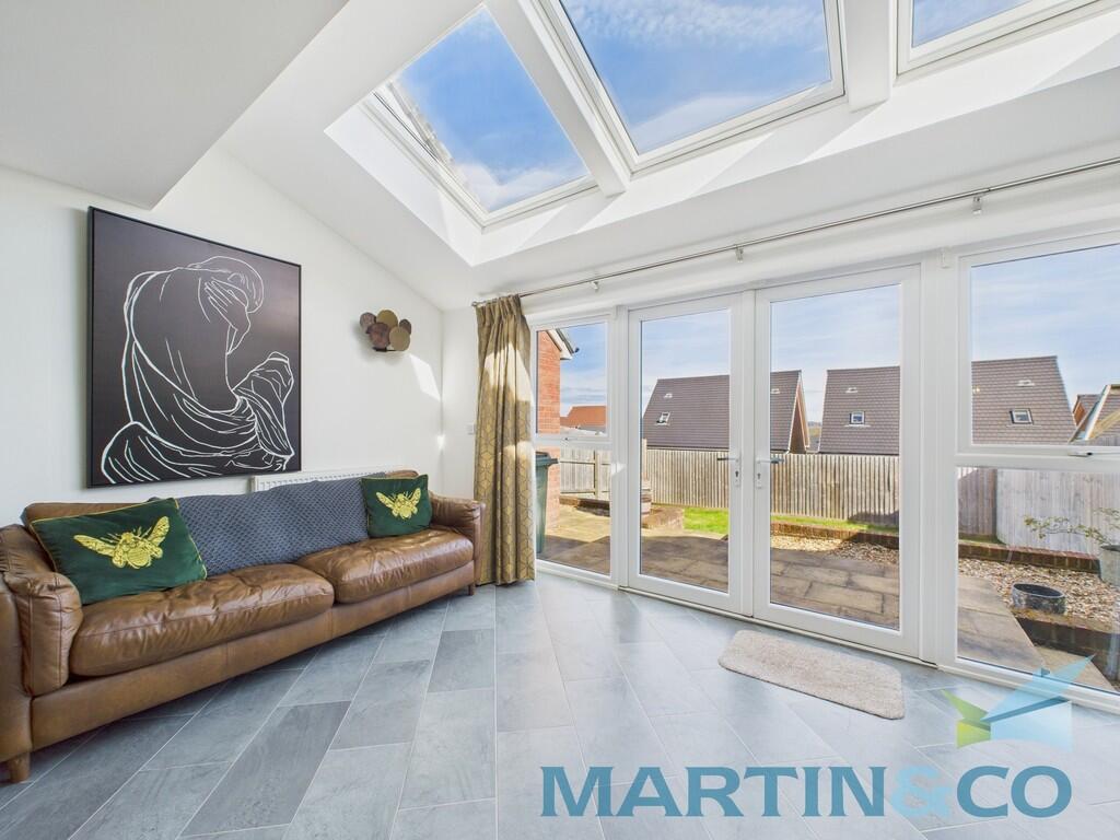 CAM01870G0-PR0162...