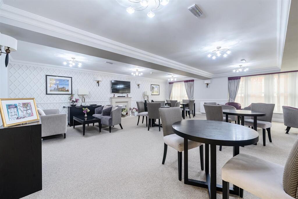 Owners Lounge.jpg