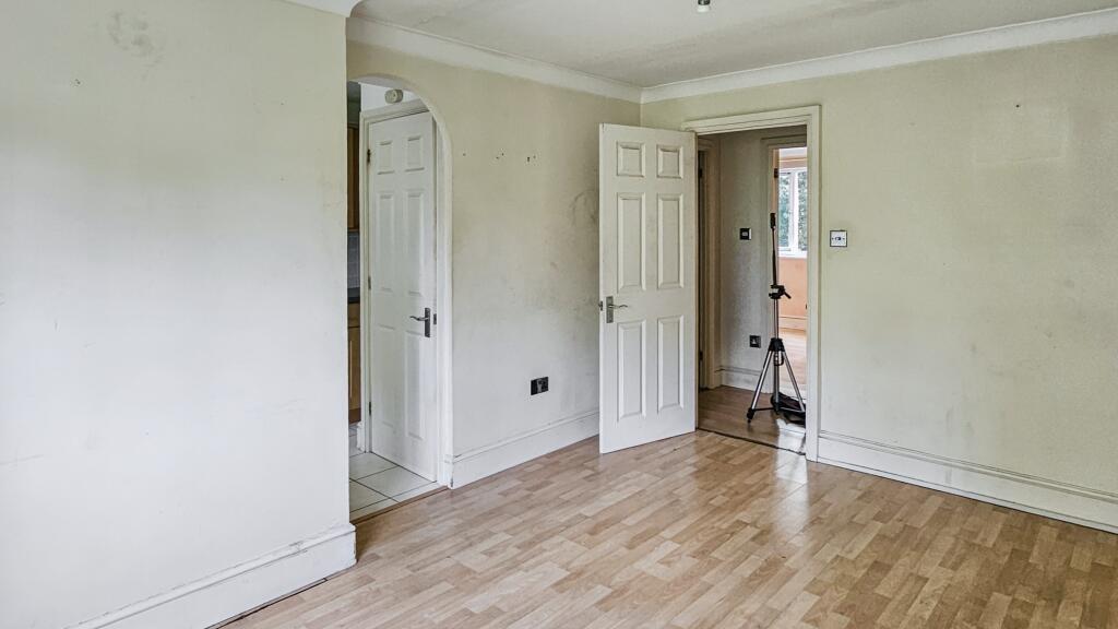 40 Scottwell Drive, Hendon, London, NW9 6QB