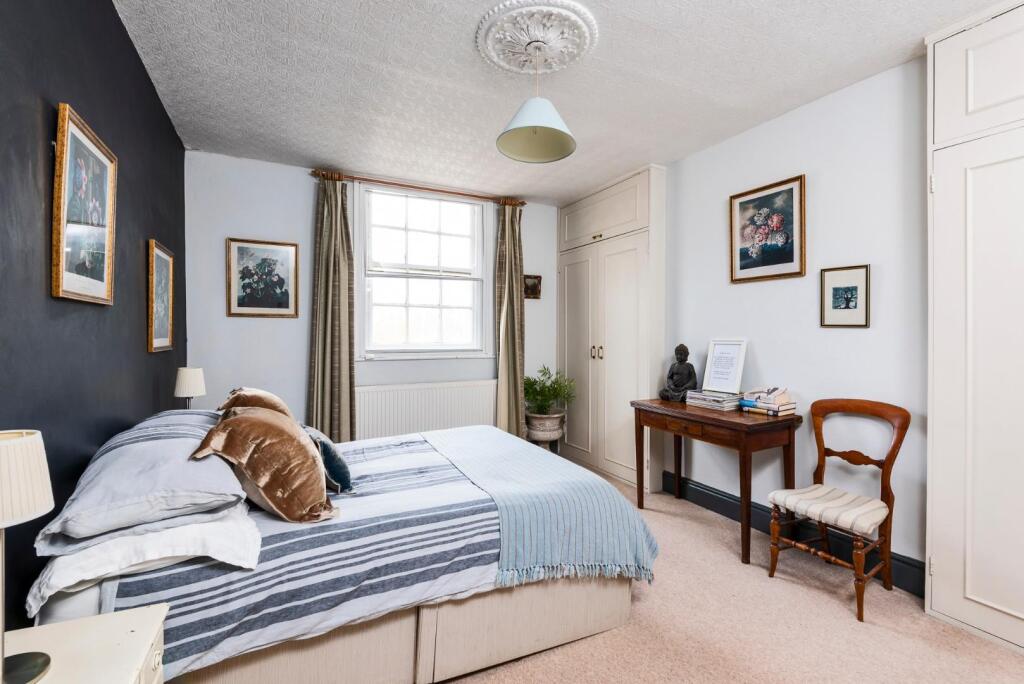 Flat 3, 2 Kensington Place, Bath, BA1 6AW-8.jpg
