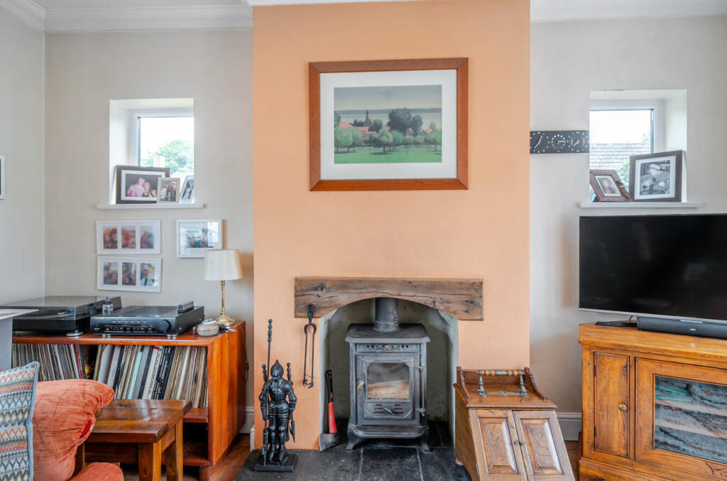 1296841-4-682f16a...