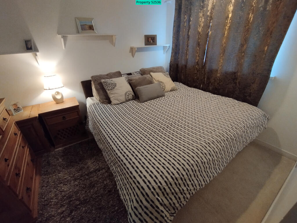 2nd bedroom