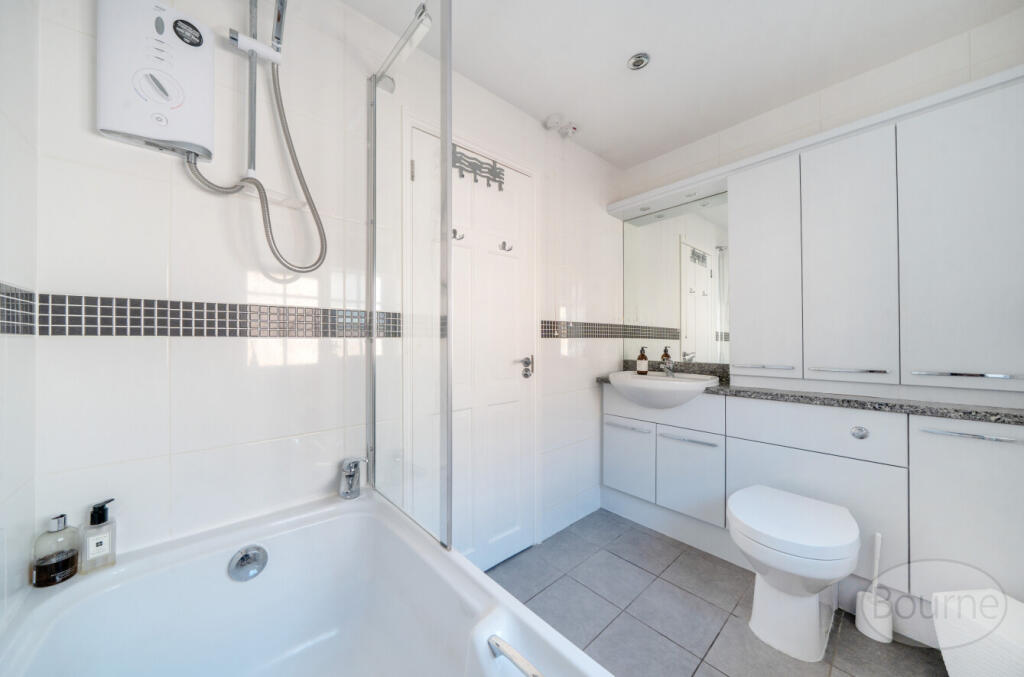 552c1695-01ed-4ae...