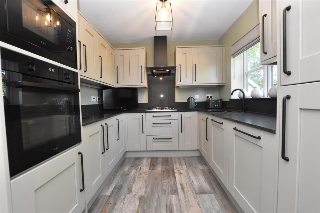 KITCHEN DINING ROOM