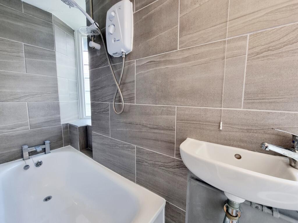 Great North Road, Highgate, N6