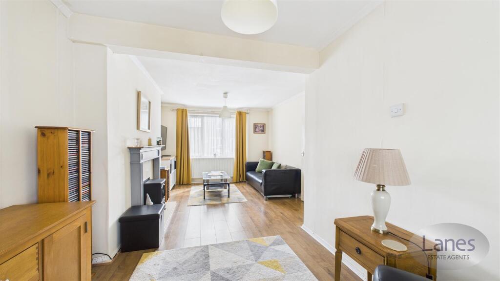CAM05136G0-PR0108-STILL010.jpg