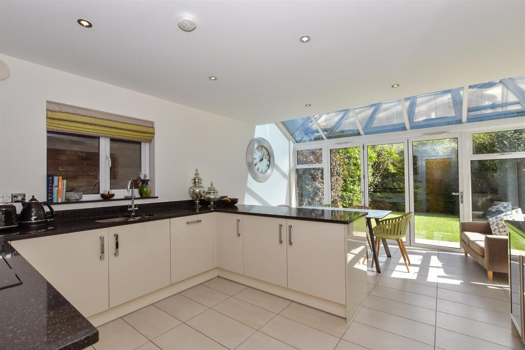 Kitchen/Breakfast Room