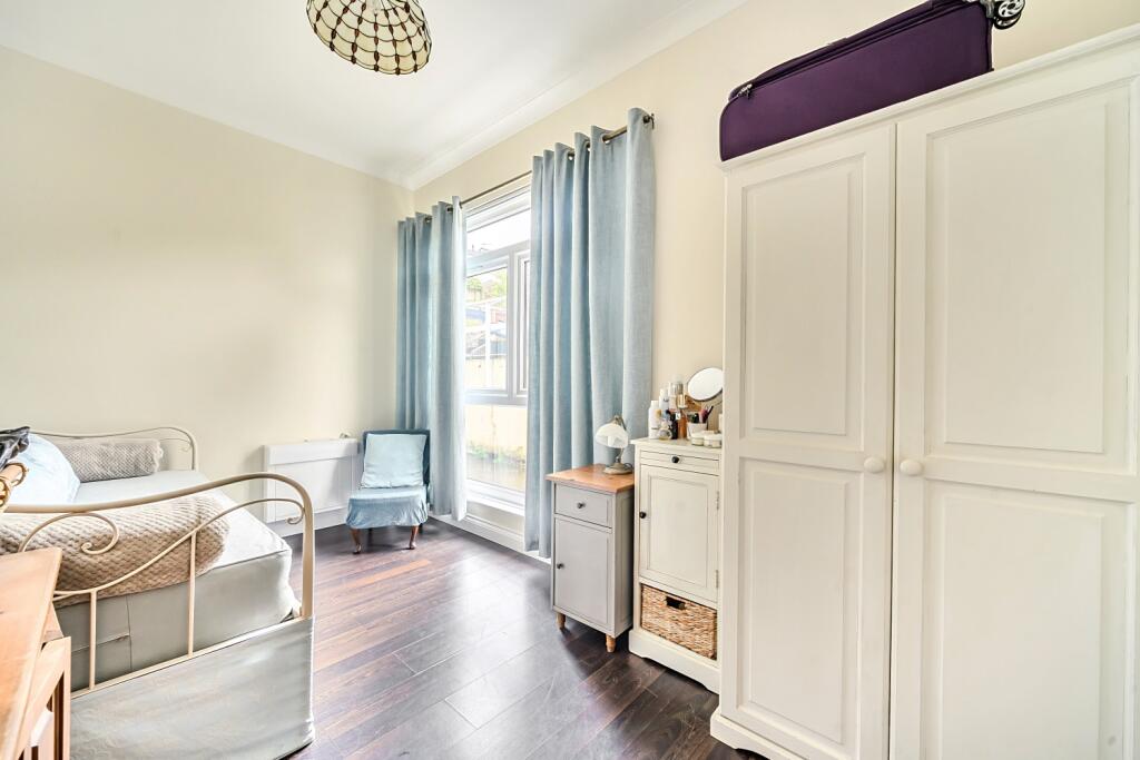 1348881-5-68b82aaab78a0