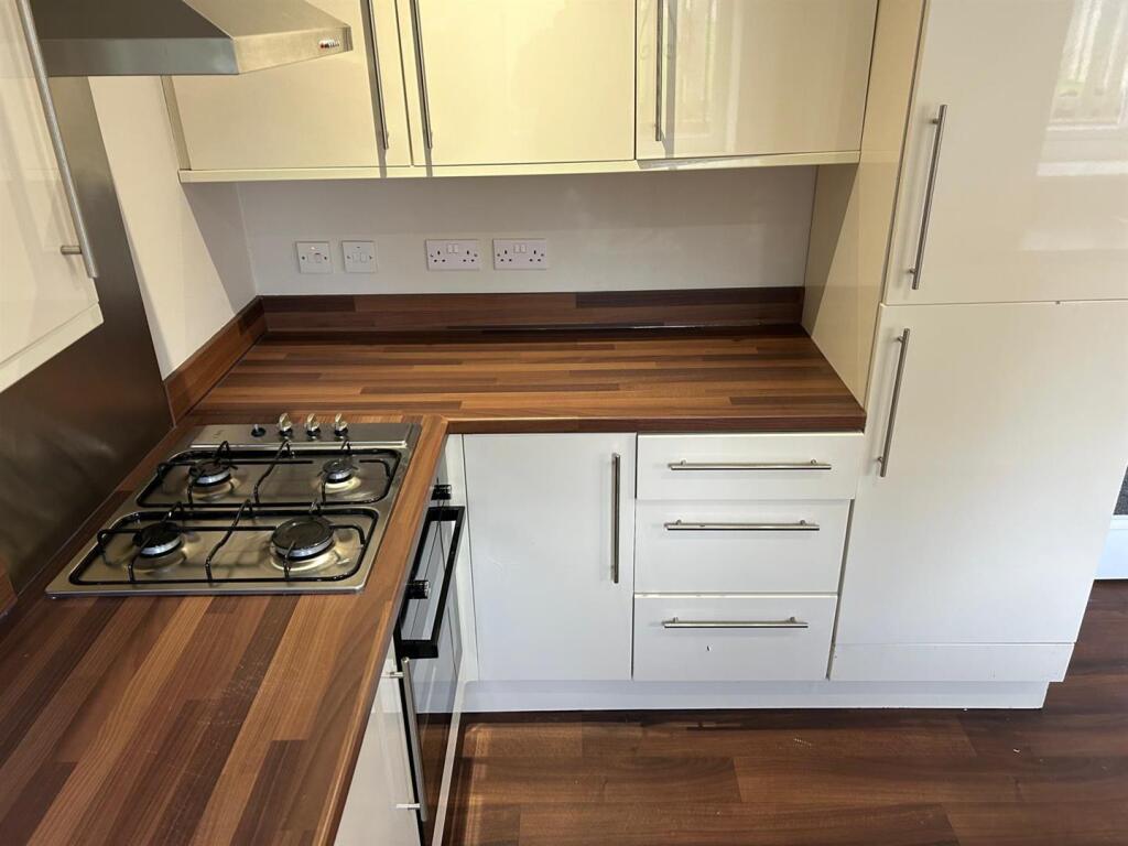 Fitted Kitchen: