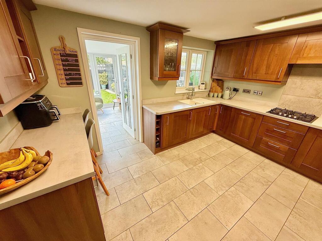 Kitchen / Breakfast Room