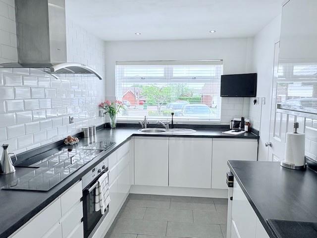 16 Dene Hollow 12.jpg