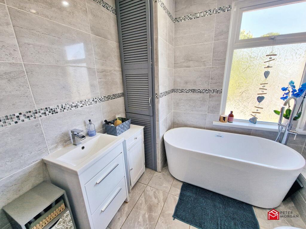Bath &amp; Shower Room