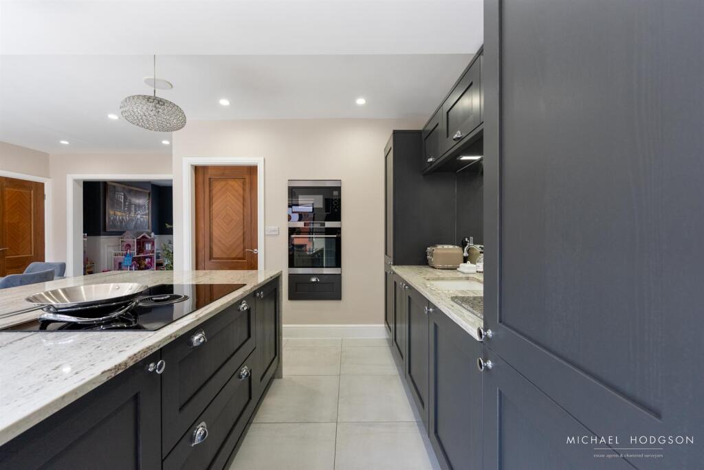 Dykelands Road-17.jpg