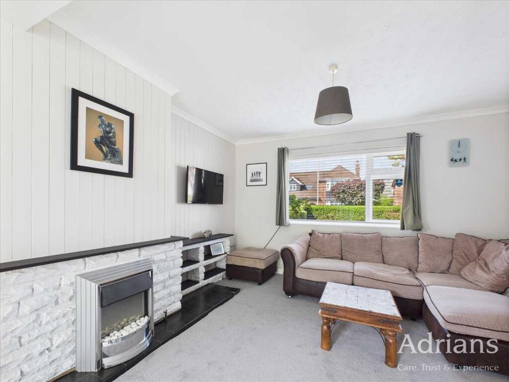 LOUNGE / DINING ROOM