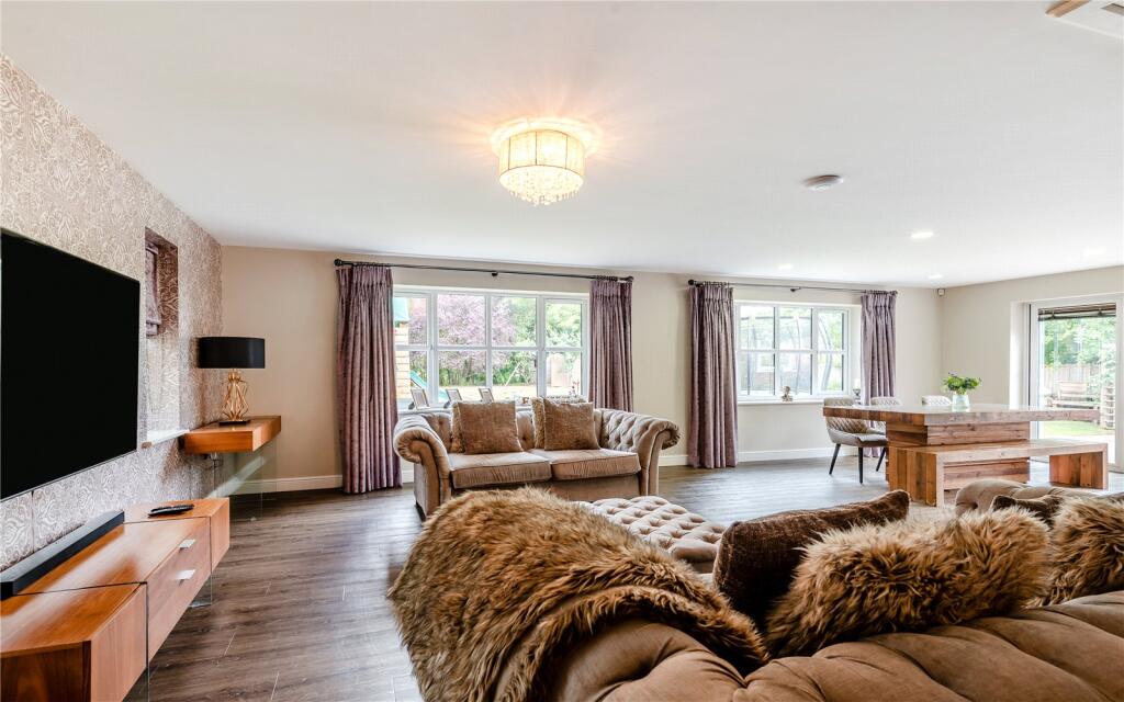 Kitchen/ Family Room