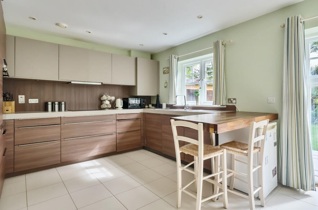 1328021-12-688740...