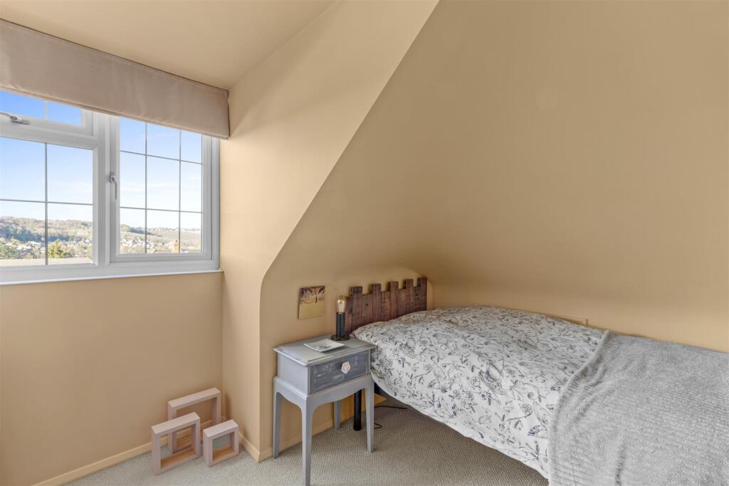36 Coningsby Rd, HP13 5NY-1.jpg