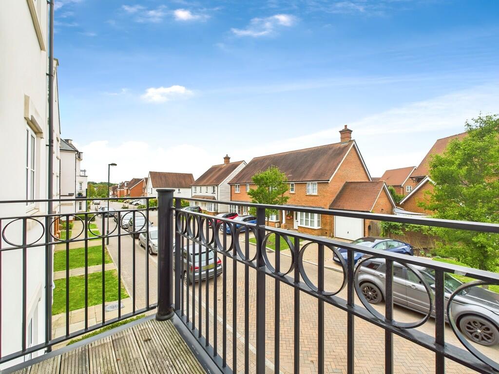 39891d90-CAM04018...