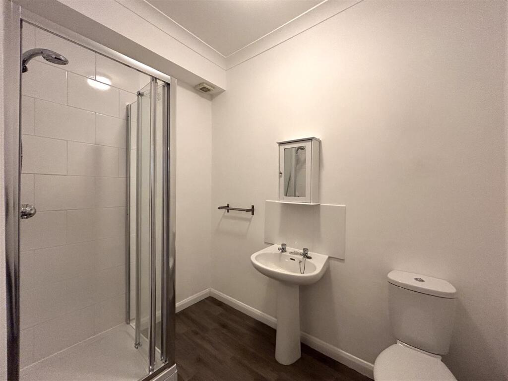 Bathroom.JPG