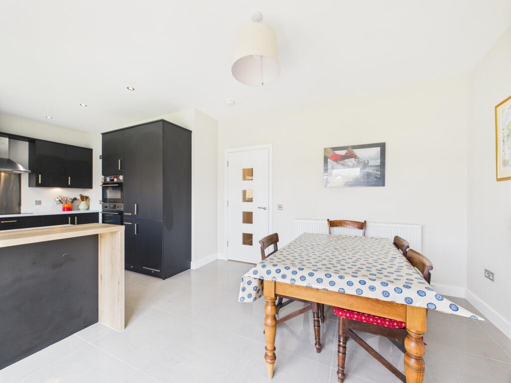 CAM03481G0-PR0111-STILL012