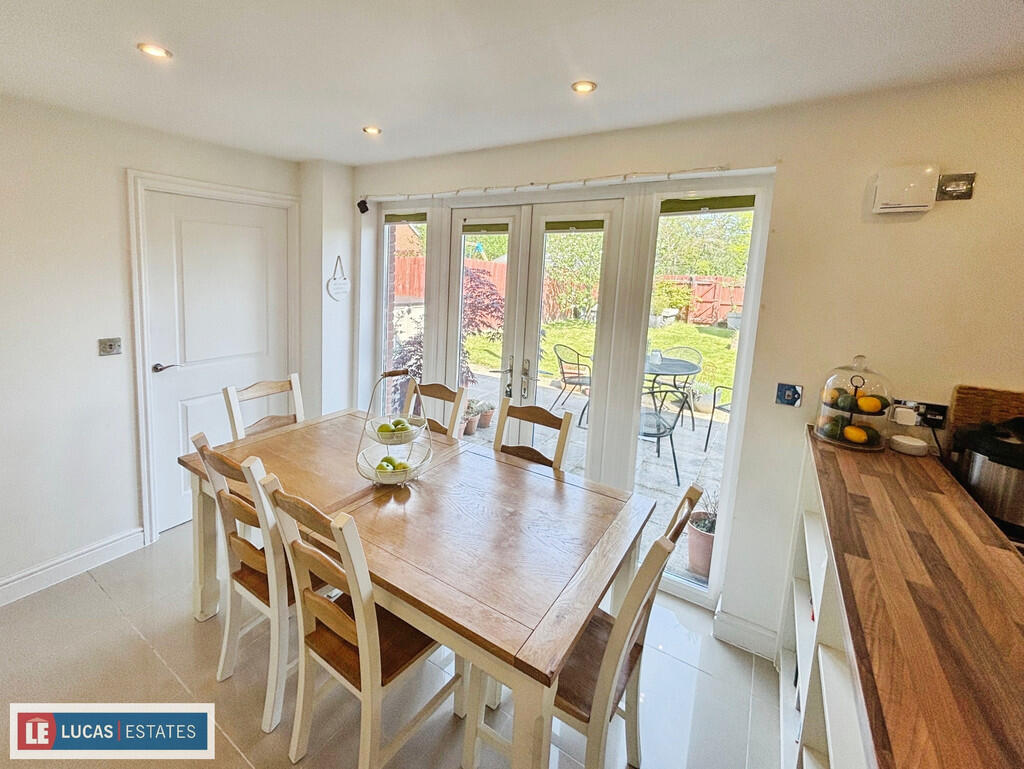 cab70a26-E8-4776-...