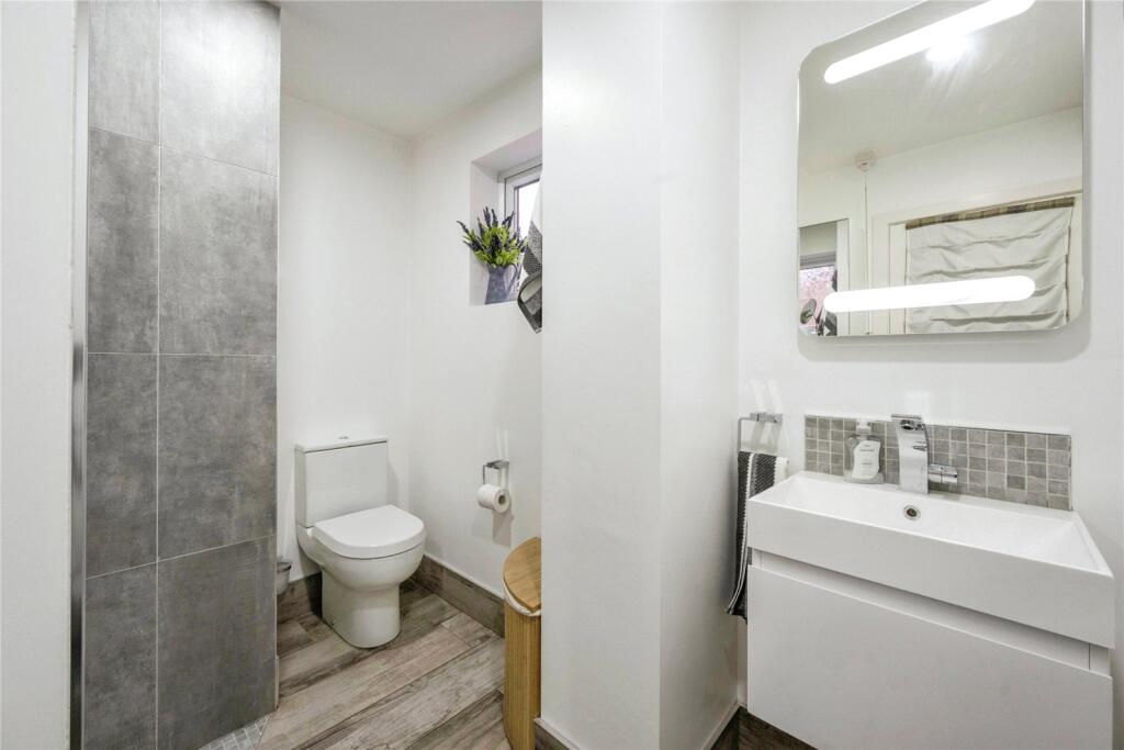Shower Room/Wc
