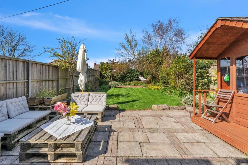 13 - rear garden.jpg