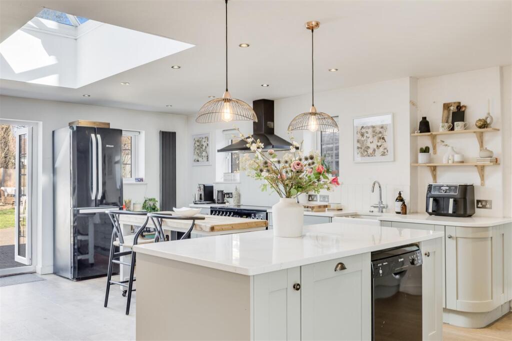 Baldock Road 72-21.jpg