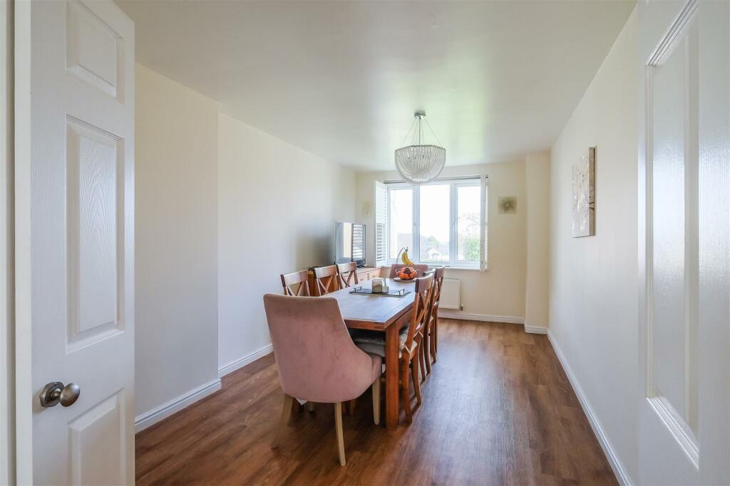 Sitting/Dining Room