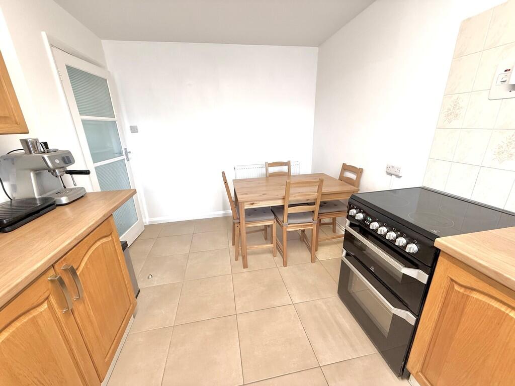 5 Dolphin Court K...