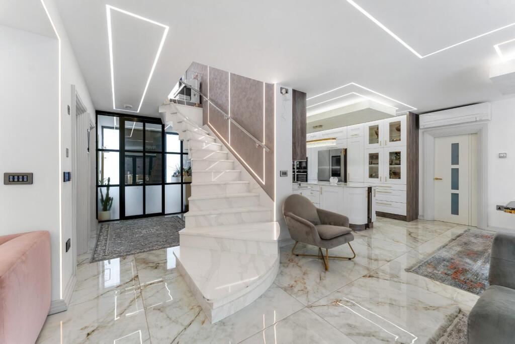 10 LAWTON AVENUE-23.jpg