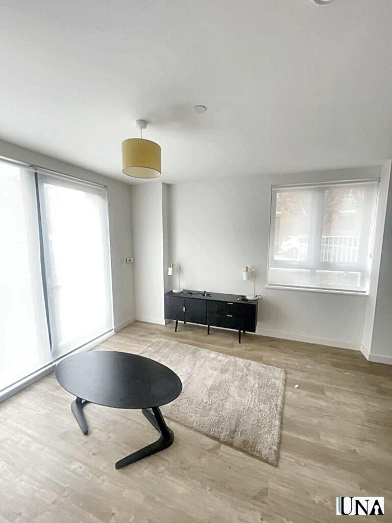 b2aeb392-2a5e-4d5...