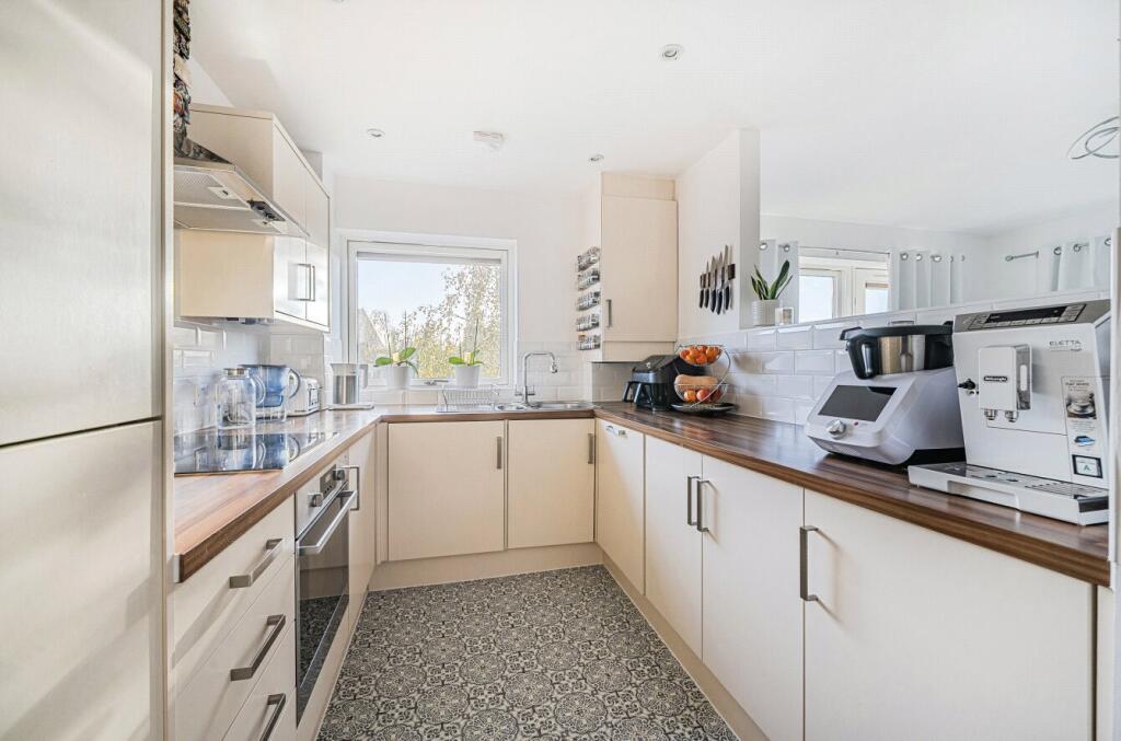 1381868-23-691b44...