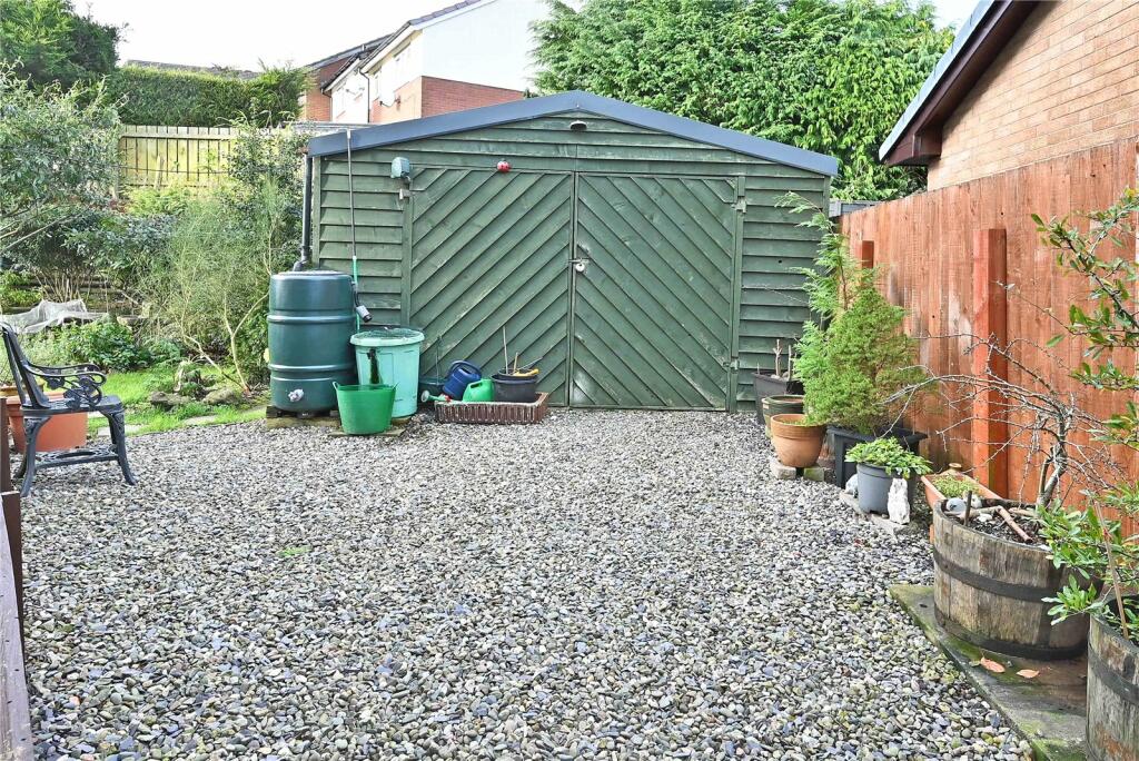 Detached Garage