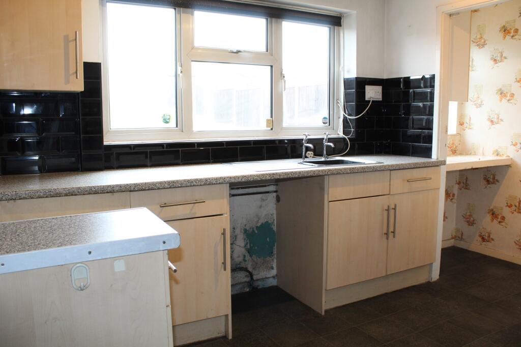 Fitted Kitchen Picture 2