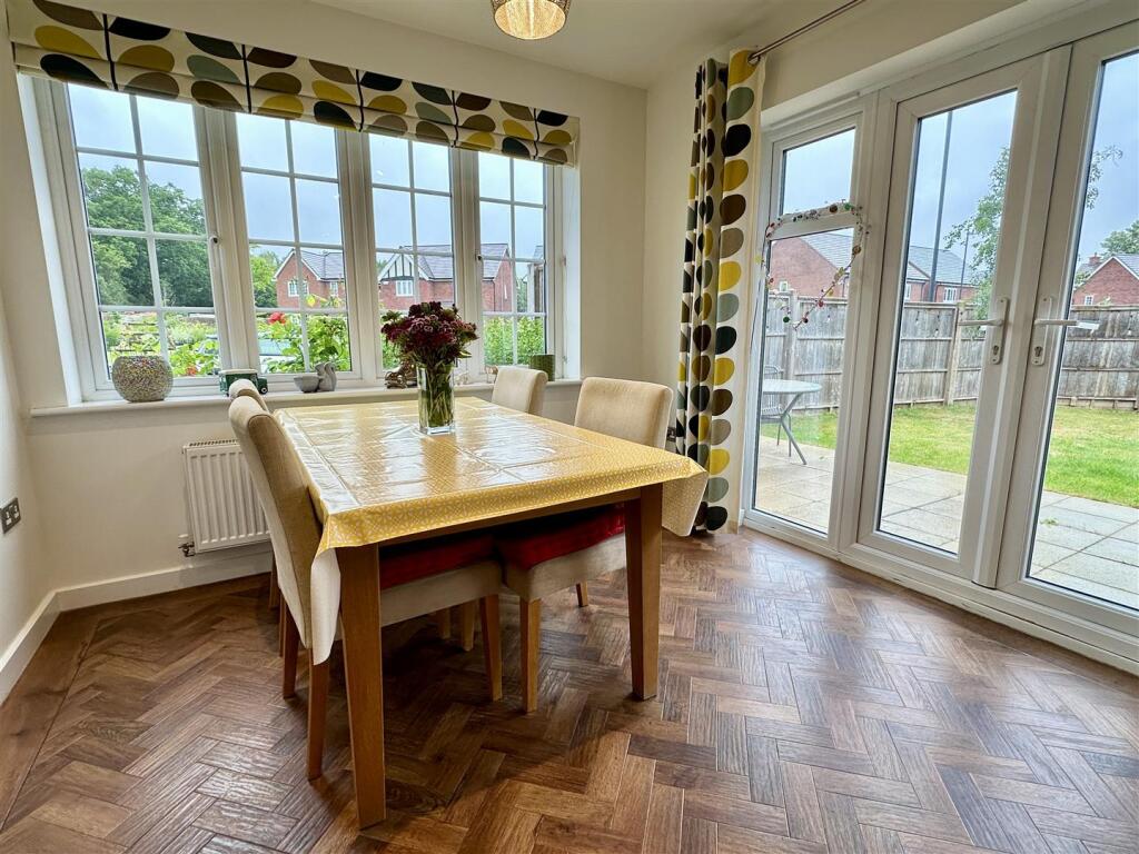 dining/kitchen