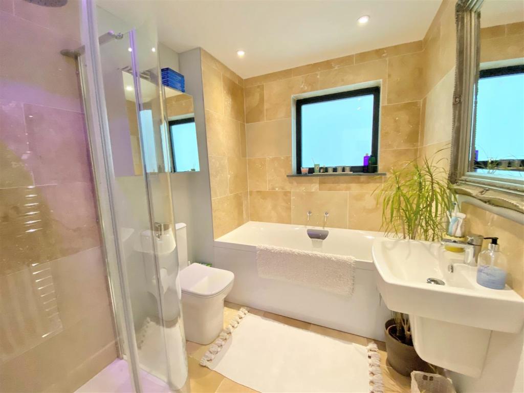 fam bathroom.jpeg