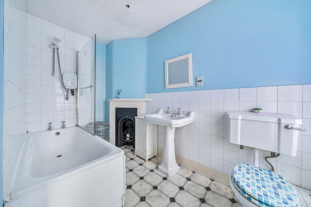 1320497-7-686e994...