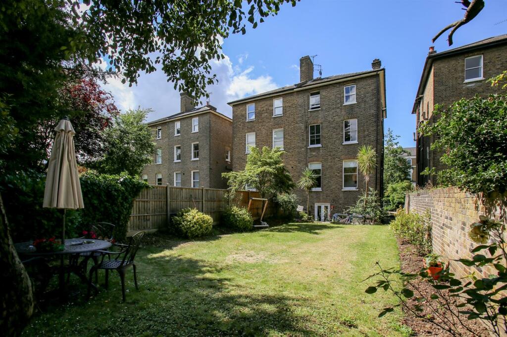 Flat A, 21 Churchfield Rd, W13-11 (2).jpg