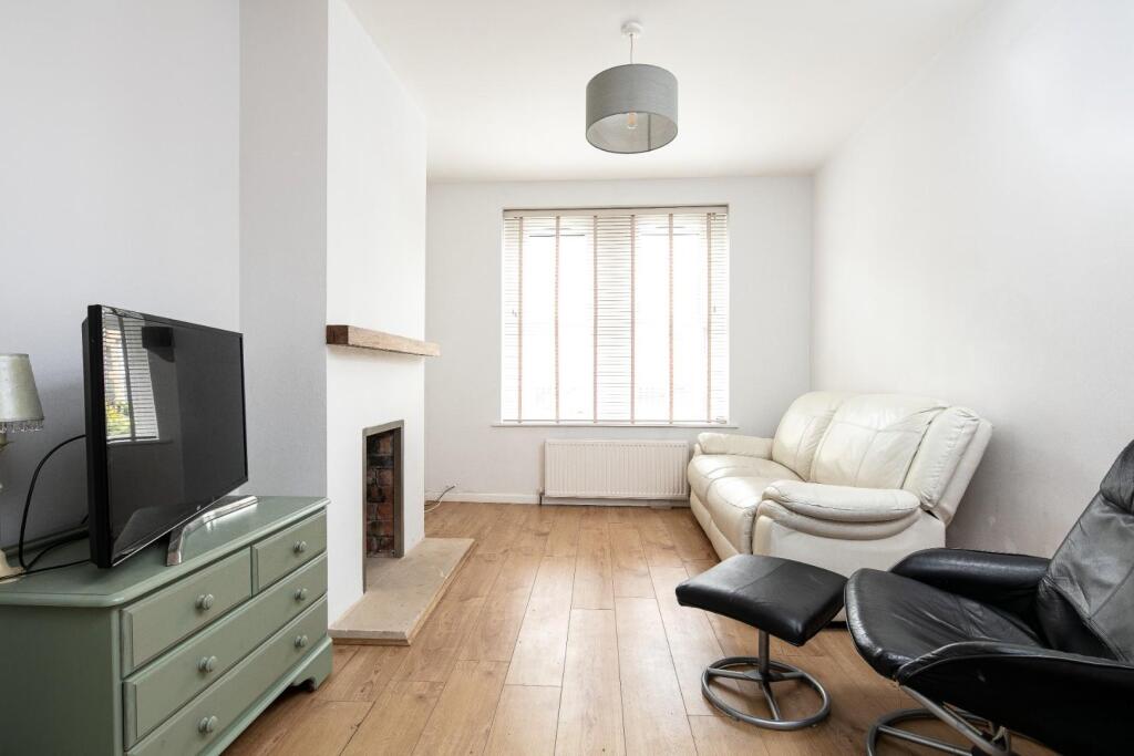 71 Hungerford Road-3.jpg