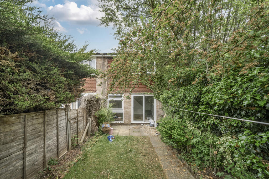 1284419-12-682afa...