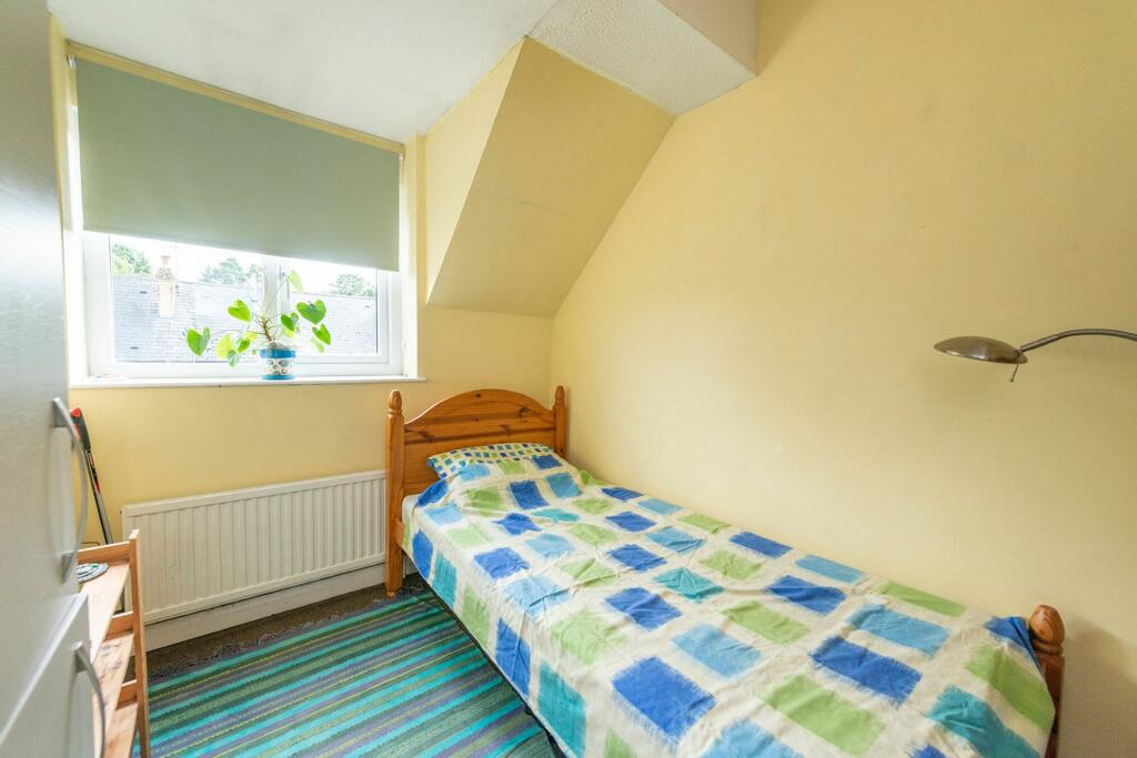 BEDROOMS AND BATHROOM PLUS WC