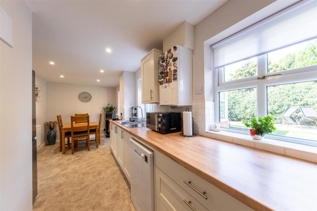 4 Hazelmere Close-004.jpg